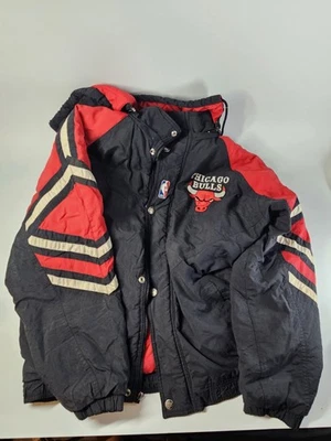 Chaqueta de baloncesto vintage de los 90 NBA Starter Chicago Bulls cremallera completa con capucha talla M Foto 1 de 4