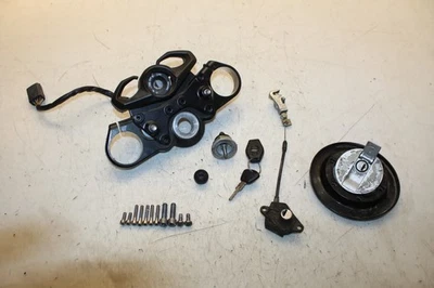 2015 Triumph Trophy SE Ignition Lock Key Set W Gas Cap Seat Lock Upper Tree  Foto 1 de 4