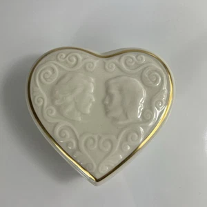 Lenox Special USA Romeo and Juliet Heart Shaped Box - Picture 1 of 8