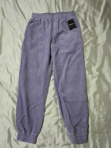 Neu mit Etikett Forever 21 Jogginghose lavendel Cord spitz zulaufendes Bein gewebt Größe Small - Bild 1 von 12