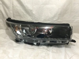 2019 Toyota Highlander Headlight Right Passenger Side W/ DRL OEM 2017-2019 - Picture 1 of 6