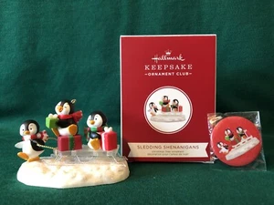 Hallmark KOC EVENT Exclusive Repaint 2019 Penguins Sledding Shenanigans + Pin - Bild 1 von 8