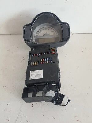 Tacho & Zentraleinheit SAM A4515401250 / 001  Smart 451  ForTwo Benziner Nr.2945 - Bild 1 von 2