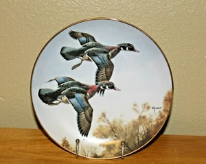 Limited Edition Danbury Plates Ducks Take Flight David Maass Feeding Flight - Picture 1 of 3