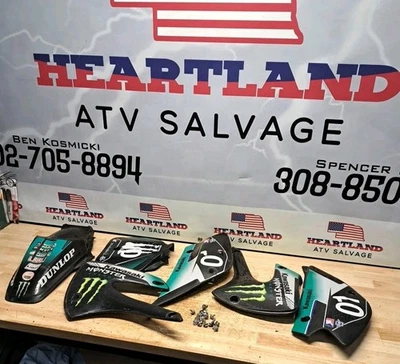 KAWASAKI 2004 Usado KX85 OEM Lote de Plásticos Número Plásticos Tanque Lateral Monster R9 - Imagem 1 de 4