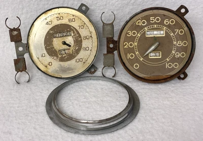 VINTAGE FORD SPEEDOMETER PARTS LOT,30s-40s,BEZEL,LIGHT BULB BRACKET,ODOMETER,OEM - Image 1 of 4