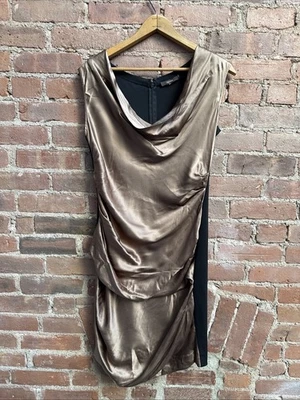 Vestido feminino Vera Wang drapeado frontal tamanho pequeno, marrom 100% seda frontal - Imagem 1 de 4