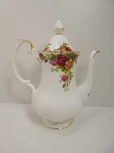 VINTAGE LARGE ROYAL ALBERT OLD COUNTRY ROSES COFFEE POT FLORAL PORCELAIN CHINA - Picture 1 of 10