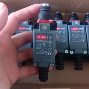 10PCS New Delixi LXJMH-8111 LXJMH8111 Limit Switches Brand Free Ship - Picture 1 of 3
