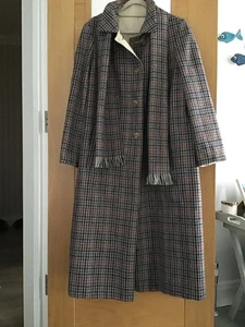 Aquascutum checked reversible coat size 16, with scarf and belt - Picture 1 of 8