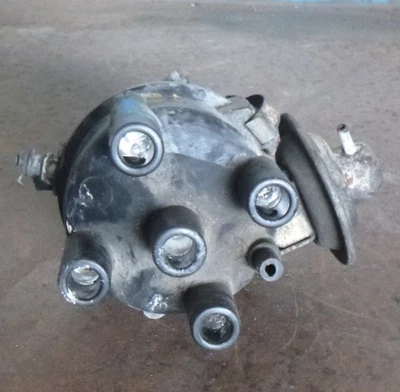 Chrysler Galant GC Distributor - Image 1 of 4