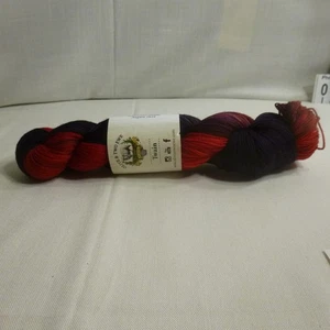 Olive & Two Ewe/Twain, Doin' it Debby Style, Sockenfingern/4lagig, 100 Gramm/463 Yards - Bild 1 von 5