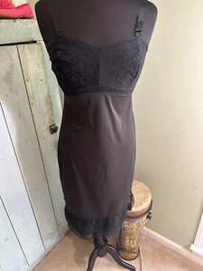 Vintage schwarzes Satin und Spitze Schlupfkleid Negligee Pinehurst Büste Gr. 34 - Bild 1 von 7