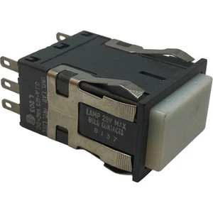 L203 UND Lab Pushbutton Key Switch 28V 0.1A/125V - Picture 1 of 3