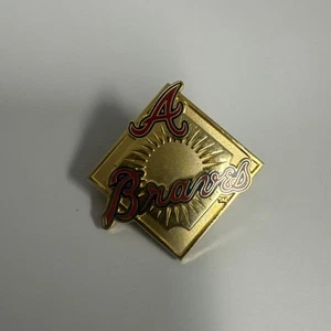 2001 Atlanta Braves Red Gold Lapel Pin Vintage Rare MLB Baseball - Picture 1 of 8