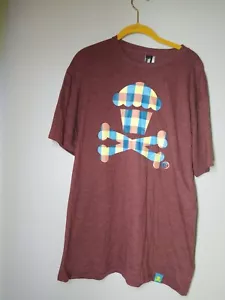 Men’s Johnny Cupcakes Cupcake T Shirt Burgundy Plaid Crossbones Size L - Picture 1 of 5