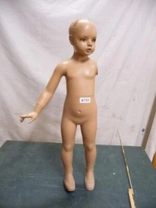 6793. Alte Schaufensterpuppe Kinderfigur Kinderschaufensterpuppe - Bild 1 von 4