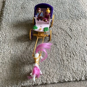 Playmobil Royal Horse Drawn Carriage - Prince & Princess - Picture 1 of 4