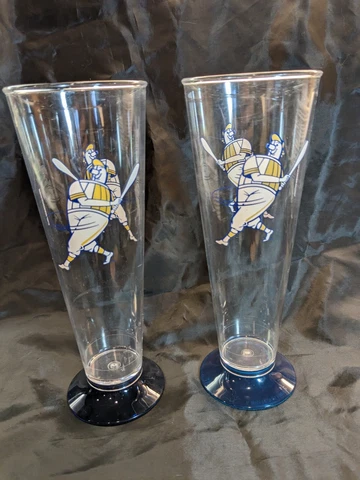 2 Double Sided Vintage Pilsner Beer Milwaukee Brewers Barrel Man Plastic Glasses Cover
