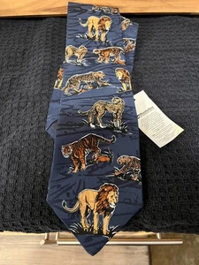 1991 WORLD WILDLIFE FUND WWF CRAVATTA COLLO GRANDI GATTI 57" 100% SETA BLU SCURO/MARRONE#182 - Foto 1 di 1