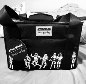 Neu mit Etikett Vera Bradley Star Wars Far, Far Away ReActive Kühlbox Stormtrooper mit umlaufendem Reißverschluss - Bild 1 von 8
