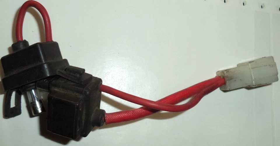 85 XJ700 XJ 700 550 FUSE HOLDER & FUSES POWER WIRE LEAD YAMAHA - EXC! - Image 1 of 3