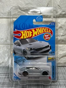 Hot Wheels Factory Fresh 3/10 2019 Kia Stinger GT 198/250 nuova per 2020 grigia - Foto 1 di 6