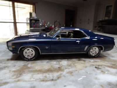 Chevrolet Camaro 396 1969 clásico metal funciona fundido a presión 1:24 Foto 1 de 4