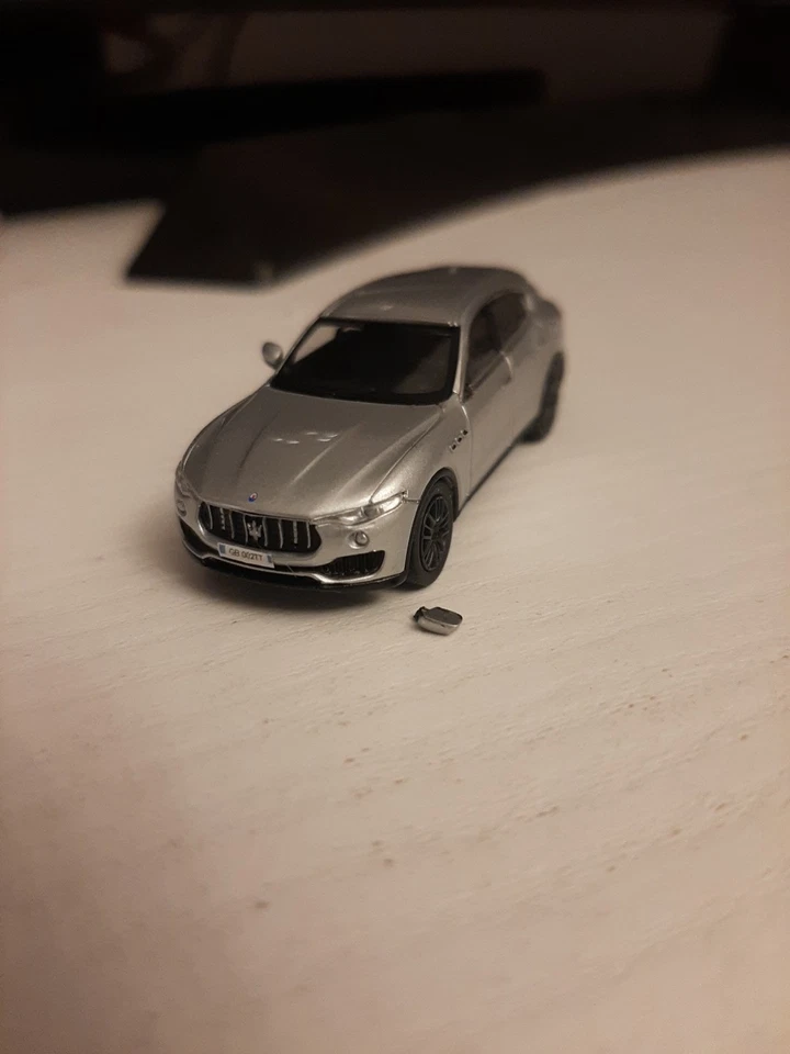1:87 Minichamps Maserati Levante grigio metallizzato, LEGGERE DESCRIZIONE - Immagine 1 di 4
