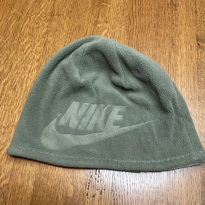 Nike Gorro Reversible Caqui Oliva Foto 1 de 4