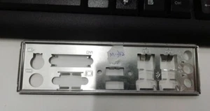 Piastra posteriore I/O Io Shield usata in buone condizioni per ATX M-342  - Foto 1 di 1