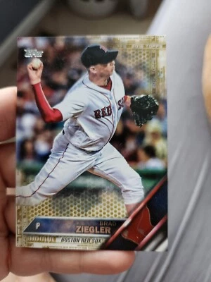 2016 Topps Update Gold 0945/2016 Brad Ziegler #US127. Boston Redsox - Image 1 of 4
