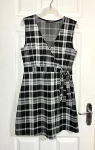 Quiz Black & White Plaid Style Pattern Sleeveless Mini Wrap Style Dress Size 14 - Picture 1 of 7