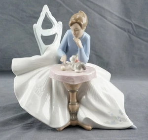 Figura Vintage NAO-Lladro Niña Jugando con Gatito #1355, España, 1999 - Imagen 1 de 6