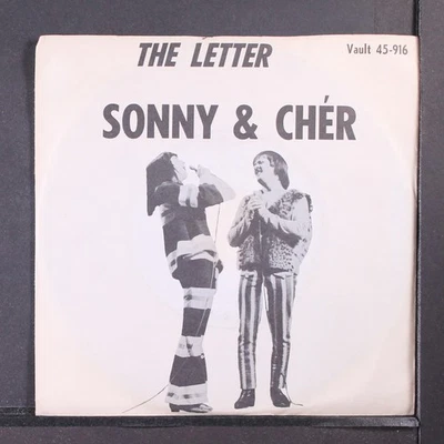 SONNY & CHER: the letter VAULT 7" Single 45 RPM Foto 1 de 4