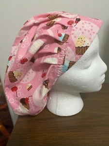 CUPCAKES ON PINK BOUFFANT SURGICAL NURSES SCRUB HAT BOUFFANT,CHEMO, TECH - Picture 1 of 2