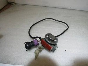 Audi Coupe B3 2.3E left front exterior door handle lock key barrel - Picture 1 of 5