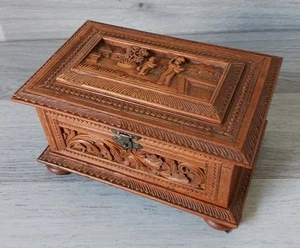 Wooden Carved Jewellery Box Sandalwood Indian Scene Beautifully Intricate Design - Foto 1 di 24