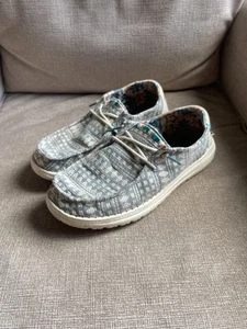 Zapatos sin cordones Hey Dude Wendy Boho bordados grises para mujer talla 7 - Imagen 1 de 6