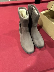 UGG Womens Zemira Brown Ankle Boots Size 8.5 New In Box - Picture 1 of 7