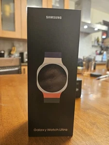 Samsung Galaxy Watch Ultra LTE - SM-L705UZWAXAA Titanium White - Photo 1 sur 5