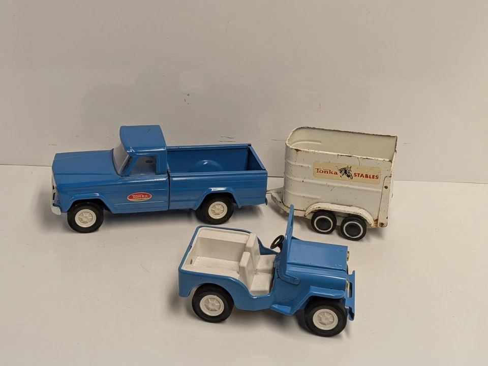 Vintage Tonka Jeep Truck Stables Trailer Jeep Blue Excellent Condition 1960s - Image 1 of 4