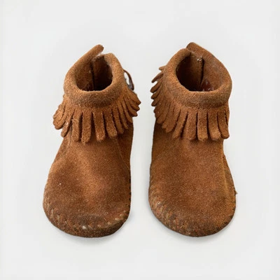 Детские мокасины Minnetonka размер 4 замшевые бахрома коричневые с крючком и петлей - Изображение 1 из 4