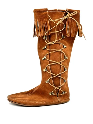 Botas mocassim Minnetonka femininas de renda lateral joelho franja alta camurça marrom 6 - Imagem 1 de 4