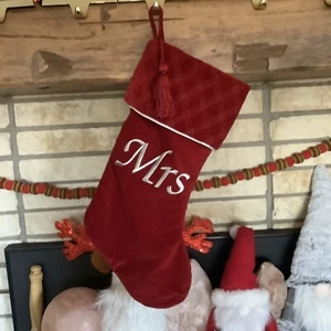 1 Buchstabe Initiale Mrs. Monogramm Weihnachtsstrumpf dunkelrot Samt Harvey Lewis - Bild 1 von 2