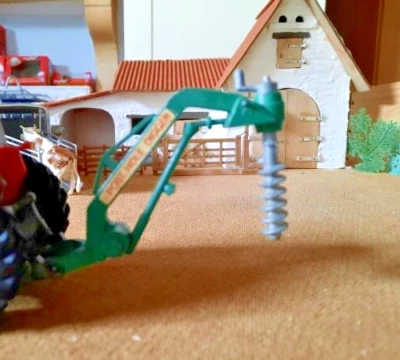 Britains 1:32 - Trivella, modello in metallo, datato e raro - Immagine 1 di 3