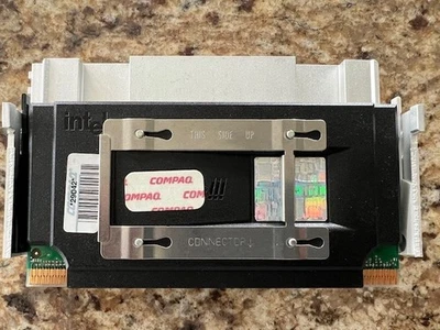 Compaq Intel Pentium 3 III 500 MHz 512/100/2.0v SL35E Slot 1 CPU with Heat Sink - Image 1 of 3