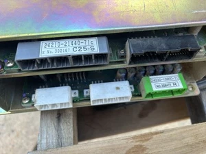 Controlador Toyota 24210-21440-71C 7FBCU30 usado funcionando - Imagen 1 de 2
