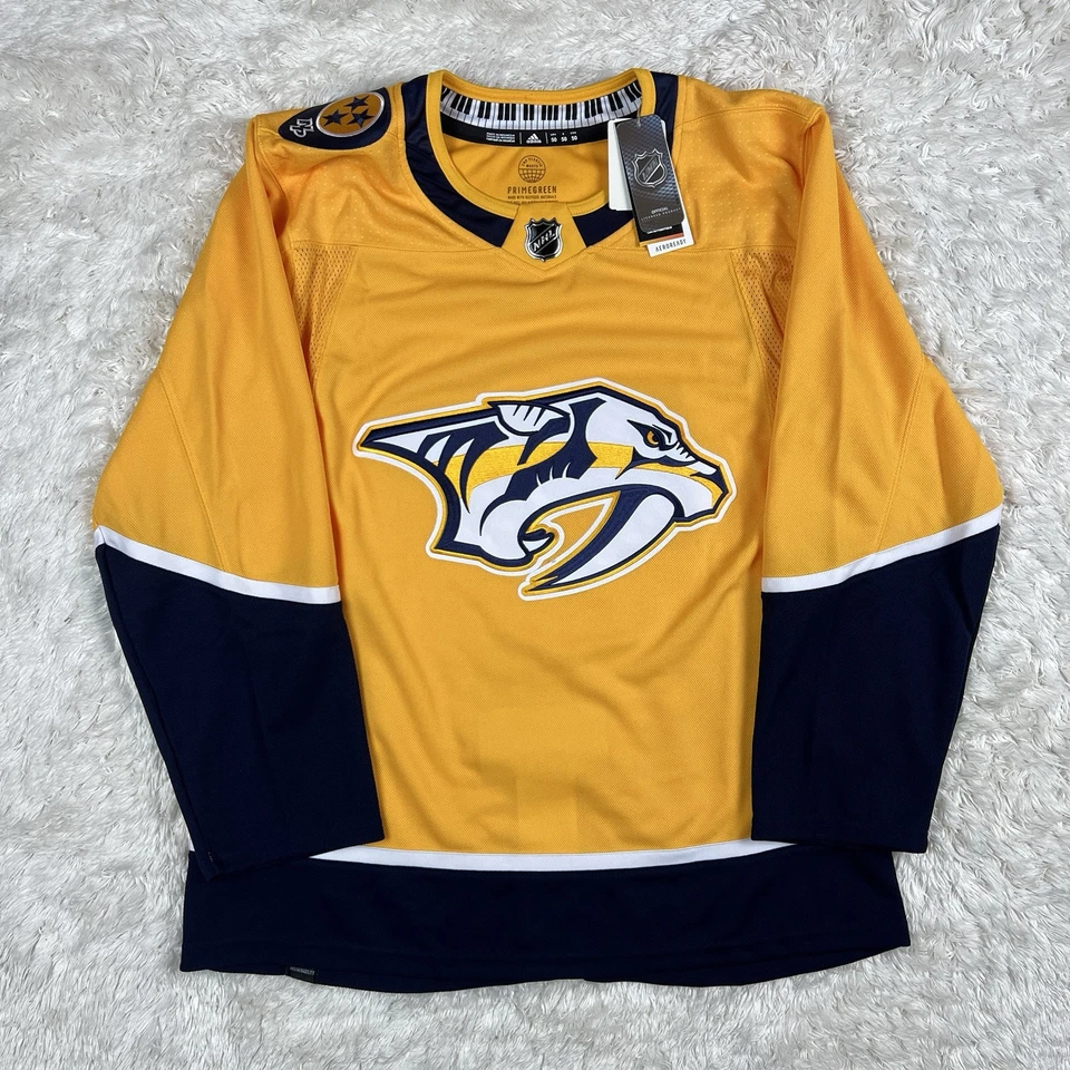 Adidas Nashville Predators Authentic NHL Hockey Jersey Size 46 GT5638