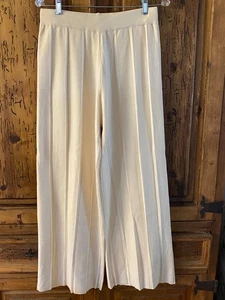 Stunning ivory knit, ribbed, pleated, wide leg pants - L - Picture 1 of 5